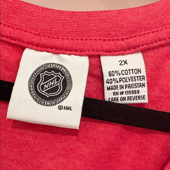 NWT [NHL] Montreal Canadians NHL Hockey Short Sleeve Heather V-Neck Women’s 2X - Picture 8 of 9